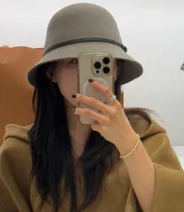 모자 맛집 헬렌카민스키의 겨울 모자와 케이프 코트 리뷰